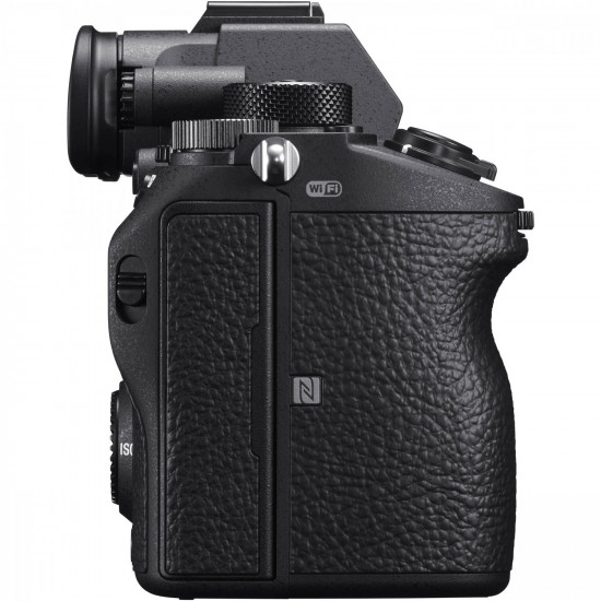 Фотоаппарат SONY Alpha a7R III body (ILCE7RM3B.CEC) Фотоаппарат SONY Alpha a7R III body (ILCE7RM3B.CEC)