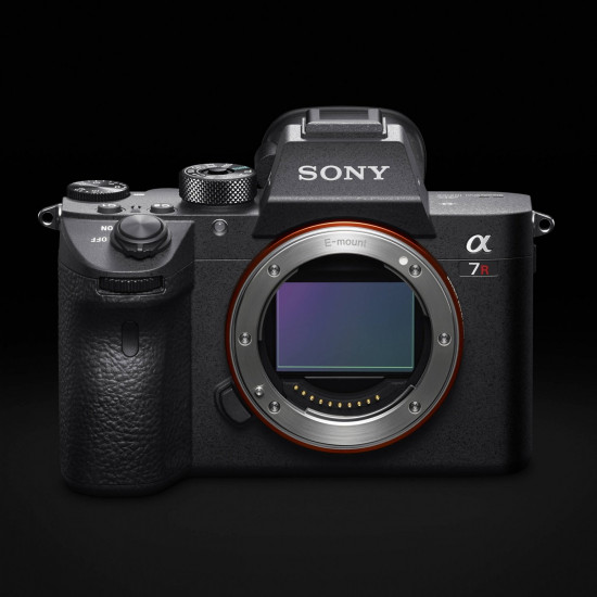 Фотоаппарат SONY Alpha a7R III body (ILCE7RM3B.CEC) Фотоаппарат SONY Alpha a7R III body (ILCE7RM3B.CEC)