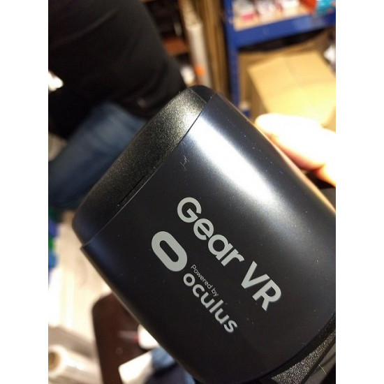 Glasses of virtual reality Samsung Gear VR SM-R323 Glasses of virtual reality Samsung Gear VR SM-R323