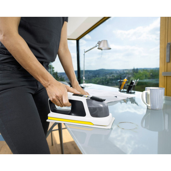 The vacuum cleaner for washing of windows of Karcher of KV 4 Premium (vibropad) white The vacuum cleaner for washing of windows of Karcher of KV 4 Premium (vibropad) white
