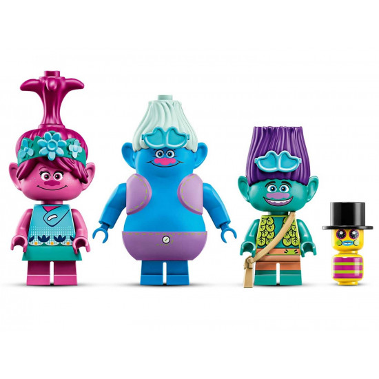 The designer of the LEGO Trolls Rosette Travel in balloon (41252 L) The designer of the LEGO Trolls Rosette Travel in balloon (41252 L)