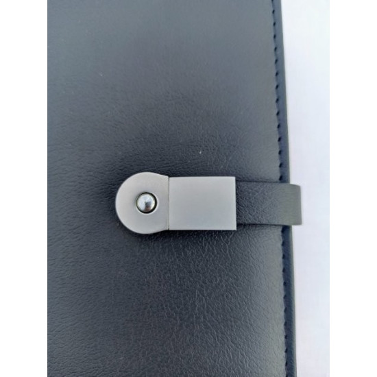 Подарунковий блокнот щоденник з повербанком та USB флешкою 16 Гб Подарунковий блокнот щоденник з повербанком та USB флешкою 16 Гб