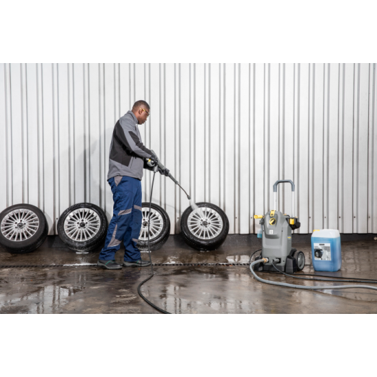 Мойка высокого давления Karcher HD 6/15 M (1.150-930.0) Мойка высокого давления Karcher HD 6/15 M (1.150-930.0)