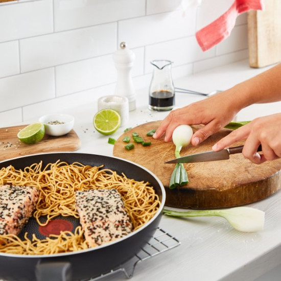 Сковорода Tefal Generous Cook 28 см (C2770653) Сковорода Tefal Generous Cook 28 см (C2770653)