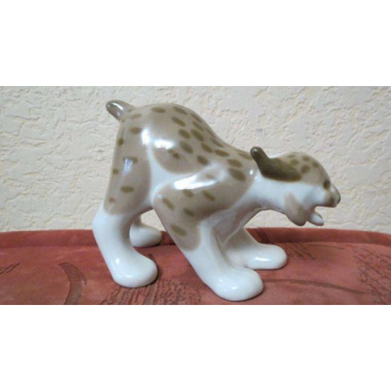 Porcelain figurine Lynx-ears with tassels ready for jumping USSR vintage 60-70th Porcelain figurine Lynx-ears with tassels ready for jumping USSR vintage 60-70th