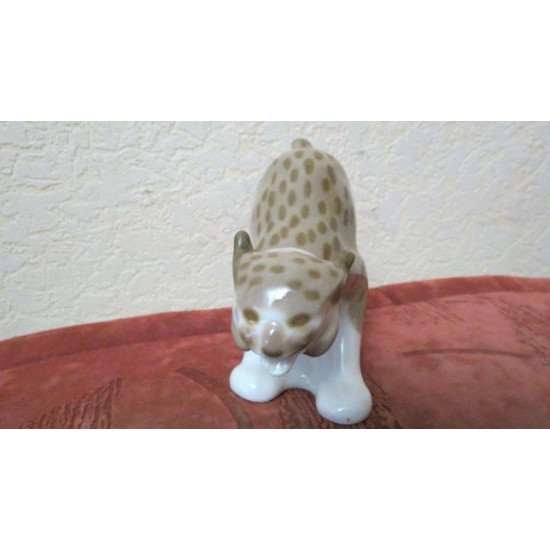 Porcelain figurine Lynx-ears with tassels ready for jumping USSR vintage 60-70th Porcelain figurine Lynx-ears with tassels ready for jumping USSR vintage 60-70th