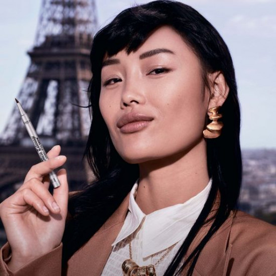 Felt-tip pen for a permanent make-up of eyebrows of L'Oreal Paris Micro Tatouage Unbelieva Brow, 104 Chatain, 1 g Felt-tip pen for a permanent make-up of eyebrows of L'Oreal Paris Micro Tatouage Unbelieva Brow, 104 Chatain, 1 g
