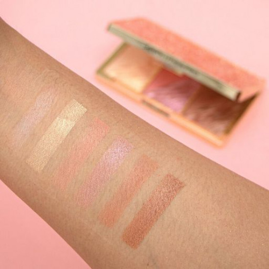 Палетка для макіяжу обличчя Revolution Pro Crystal Luxe Face Palette Rose Fresco, 8.4 г Палетка для макіяжу обличчя Revolution Pro Crystal Luxe Face Palette Rose Fresco, 8.4 г