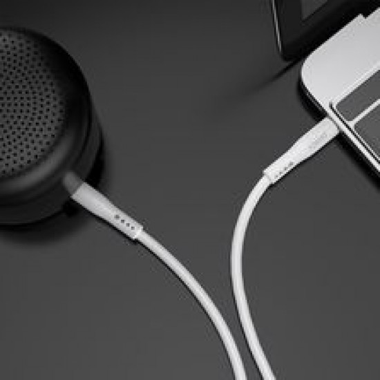 AUX cable FONENG BM22 Audio Cable (3.5 mm to 3.5 mm / 100cm) - White AUX cable FONENG BM22 Audio Cable (3.5 mm to 3.5 mm / 100cm) - White